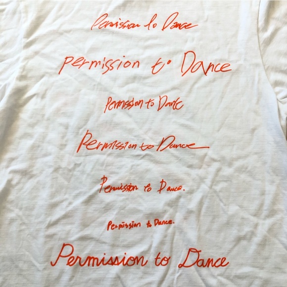 NWT BTS Permission to Dance on Stage Official Merch T Shirt in White Size S - Picture 6 of 11